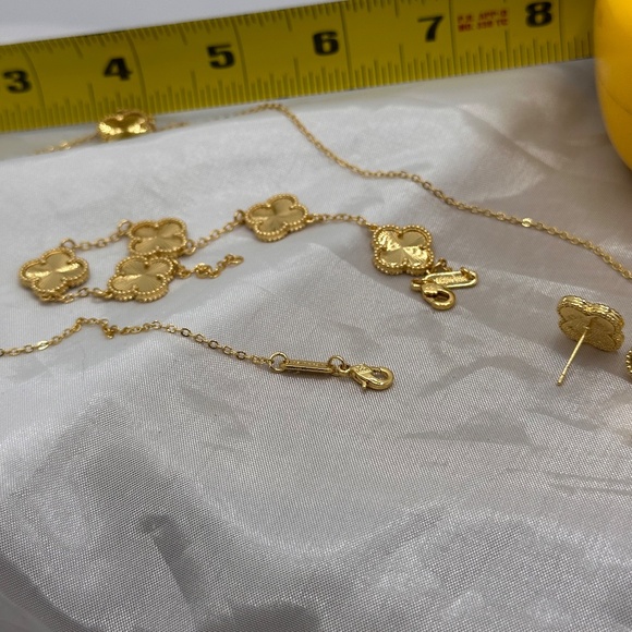 18K Gold Alhambra Clover Set, Necklace, Bracelet & Earrings - Picture 4 of 5